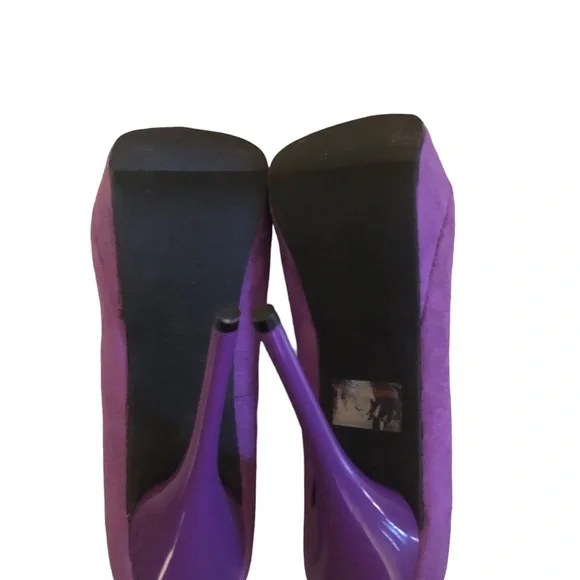 Charlotte Russe Purple Suede Platforms. Size 8 . Round Toe. Heels 5.5 inches. - Picture 4 of 8